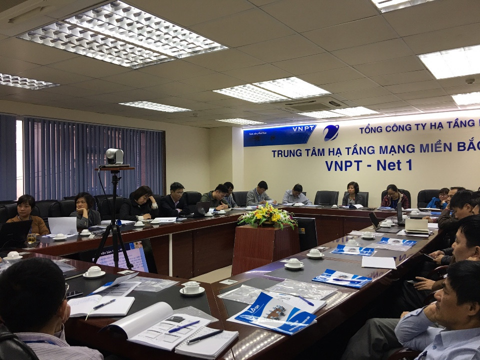 Học viên làm bài kiểm tra cuối khóa